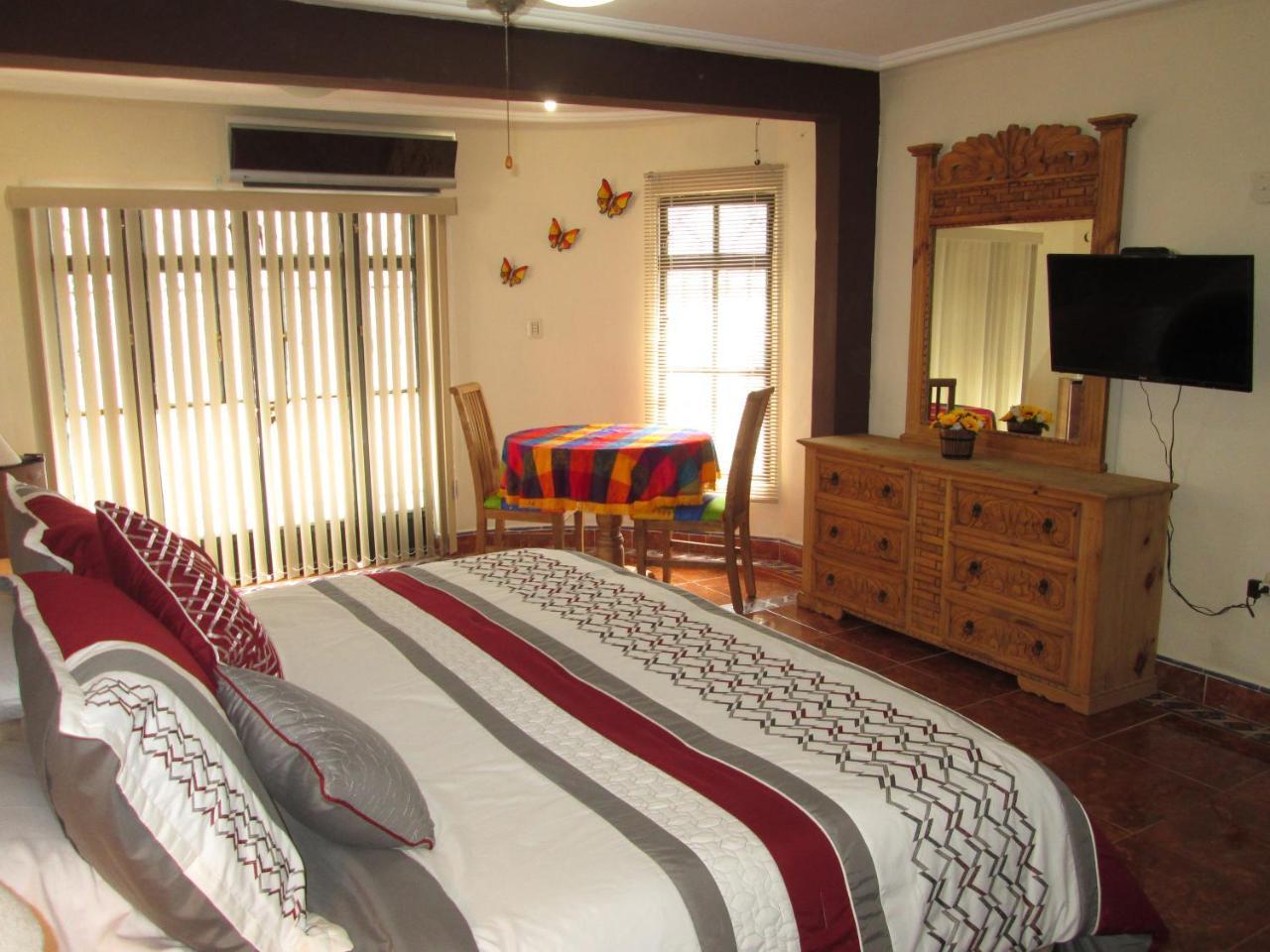 Mayan Sun - Bed&Breakfast Merida Bagian luar foto